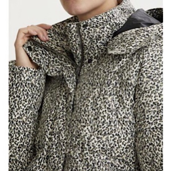 “NEW” Varley Carmeline Jacket in Micro Abstract Leopard - Picture 3 of 12